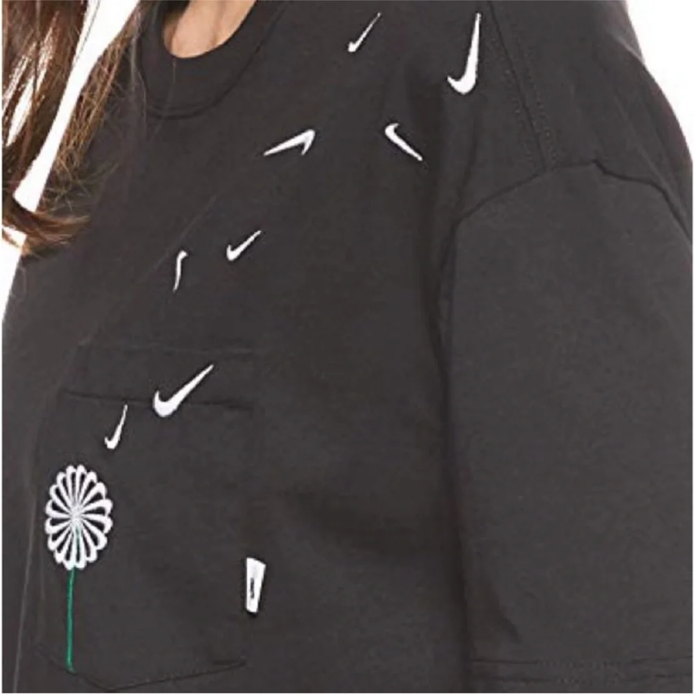 Nike - Dandelion Embroidered Tee